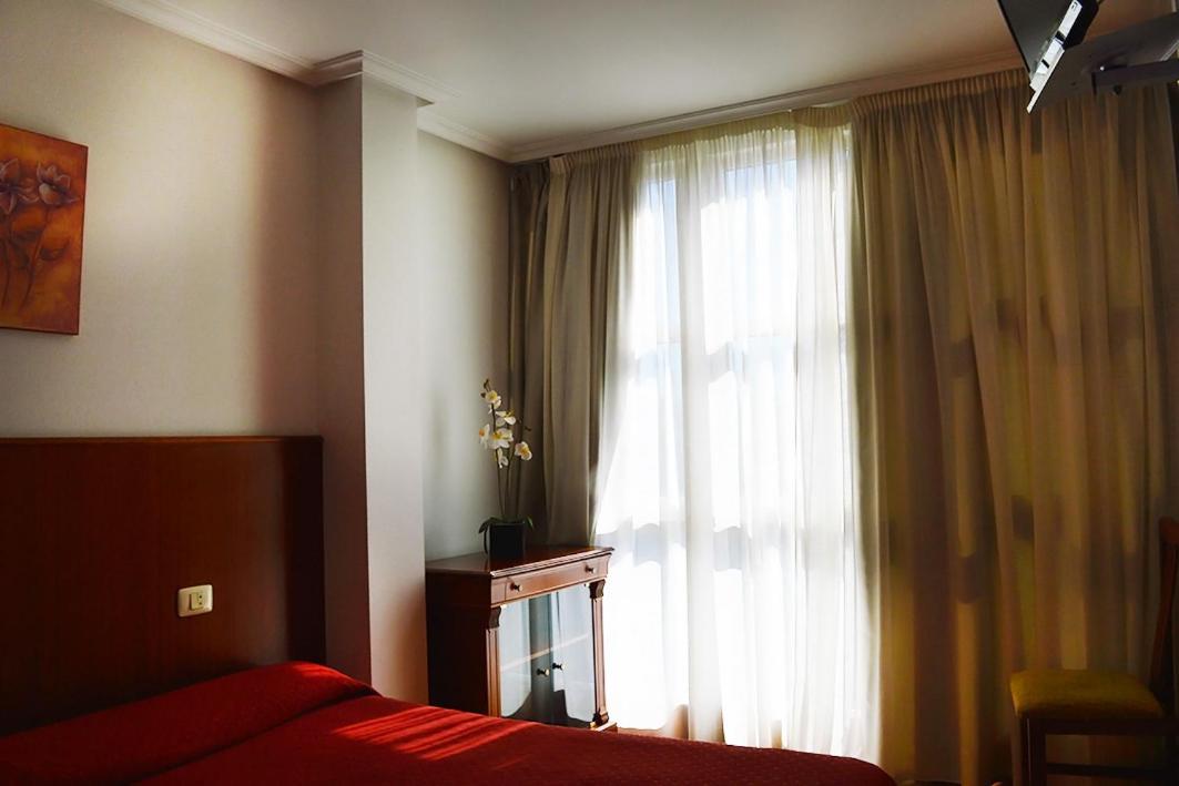 Hotel Os Caracoles Pereiro de Aguiar Kültér fotó